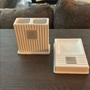 Raymond Weil White Bath Accessory Set